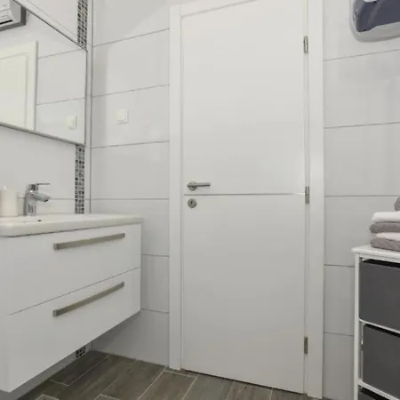 Hani 1 - One Bedroom With Balcony And Sea View Διαμέρισμα