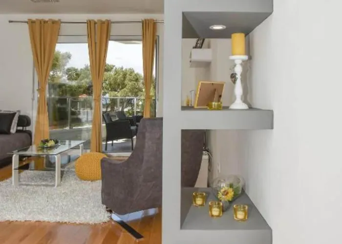 Hani 1 - One Bedroom With Balcony And Sea View Apartman