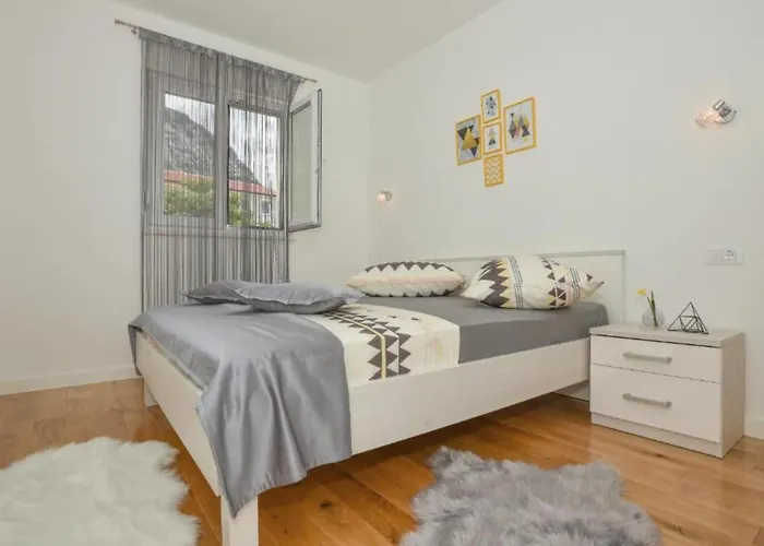 Hani 1 - One Bedroom With Balcony And Sea View Apartman *