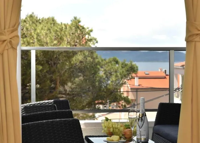 Hani 1 - One Bedroom With Balcony And Sea View * Makarska